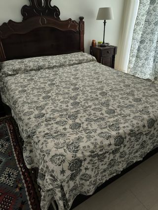 Colcha y cortinas decorativas l