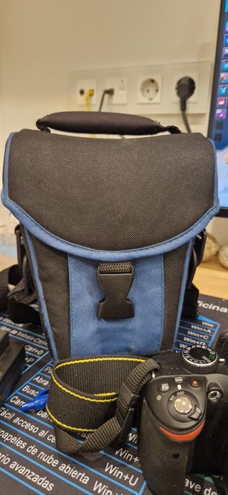 Cámara Reflex Nikon D3200 + Objetivo + Funda