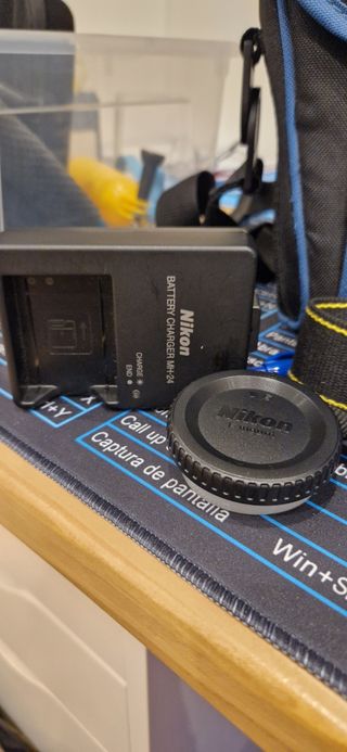 Cámara Reflex Nikon D3200 + Objetivo + Funda