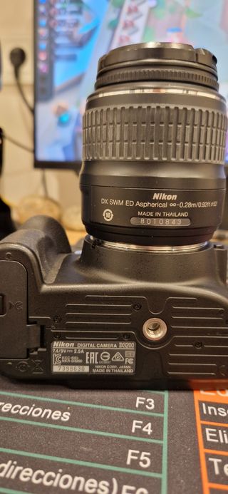 Cámara Reflex Nikon D3200 + Objetivo + Funda