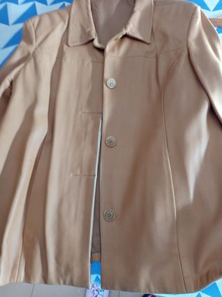 Chaqueta de cuero beige