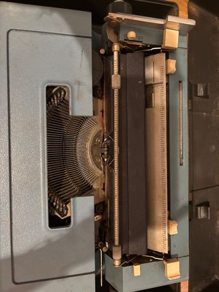 Máquina de escribir Olivetti Studio 46