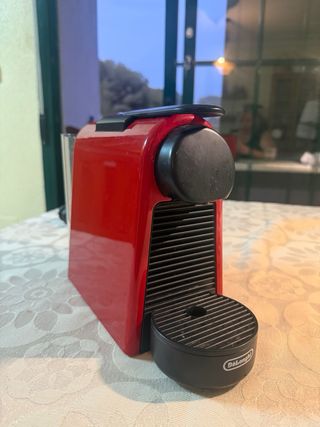 Cafetera Delonghi Roja