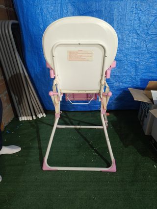 Trona para bebé rosa con diseño infantil