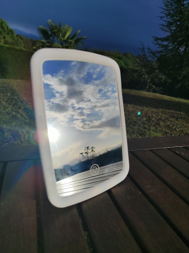 Espejo Maquillaje con Luz LED Integrada