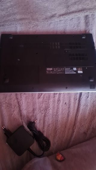 Portátil Lenovo Plata i5 8generacion i su cargador