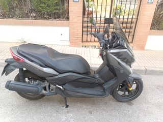 Yamaha XMax 125.