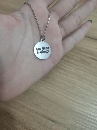 Collar plateado anuel