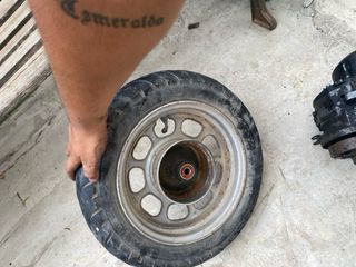 Bloque Motor Kymco y Rueda Delantera