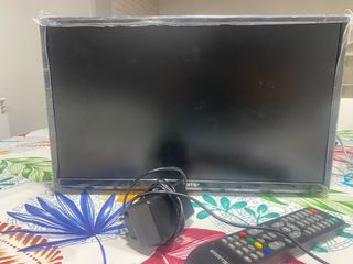 Televisor Emmitsu Negro Pequeño