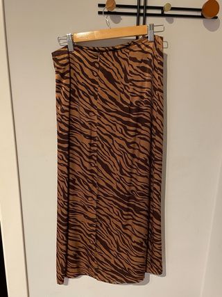 Falda larga satinada animal print cebra 