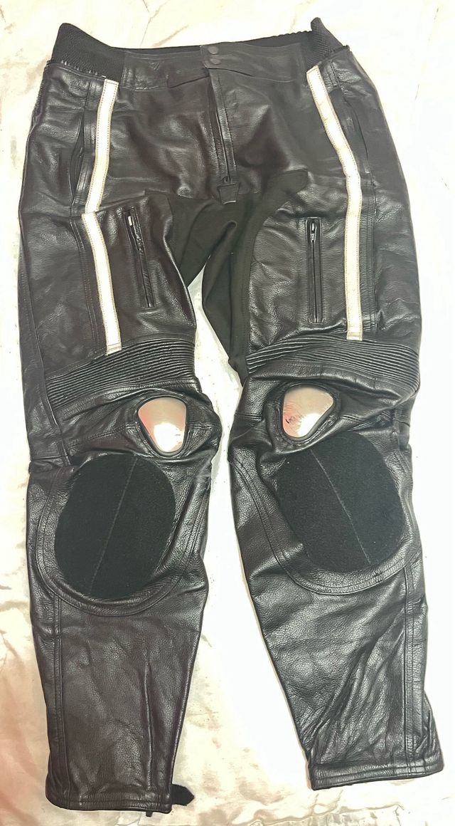 Mono de moto cuero negro