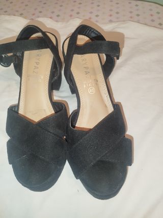 Sandalias de tacón negras