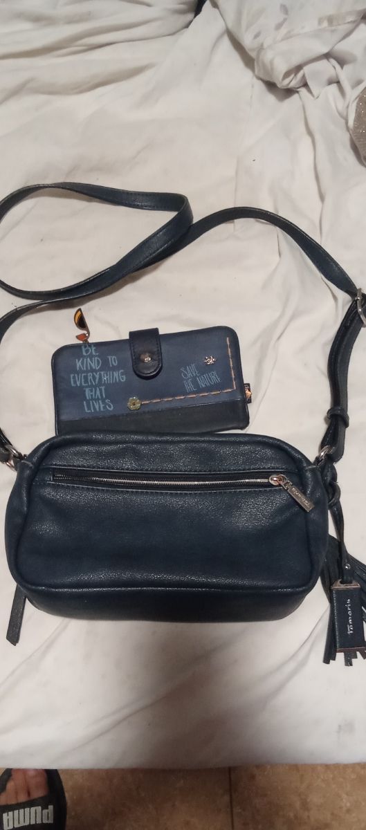 Bolso azul con cartera a juego
