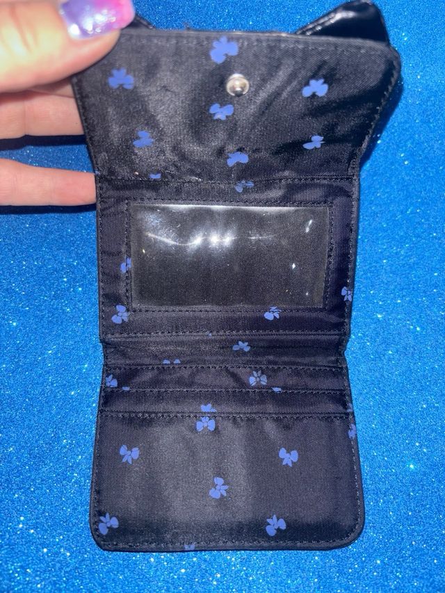 Cartera negra con lazo