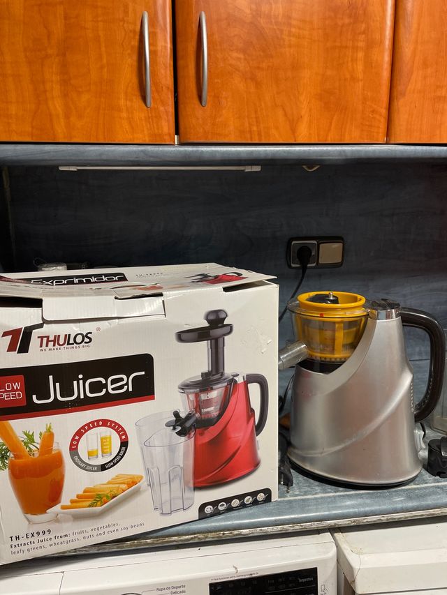 Licuadora exprimidor Thulos Juicer 250W