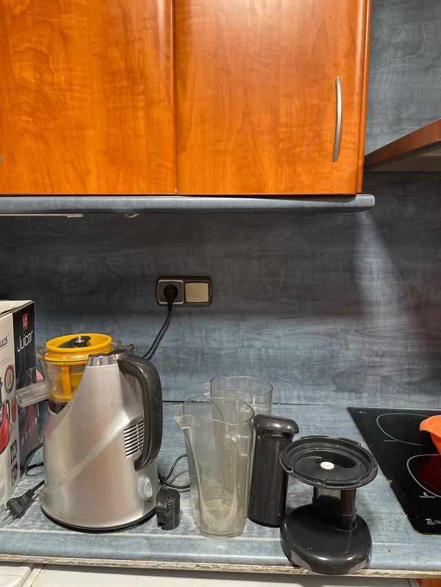 Licuadora exprimidor Thulos Juicer 250W