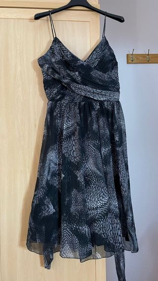 Vestido de fiesta/cóctel negro con estampado gris 