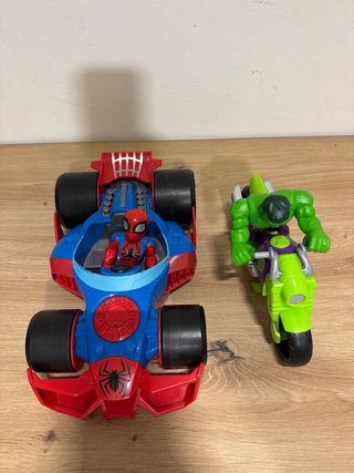 Spiderman y Hulk con Vehículos