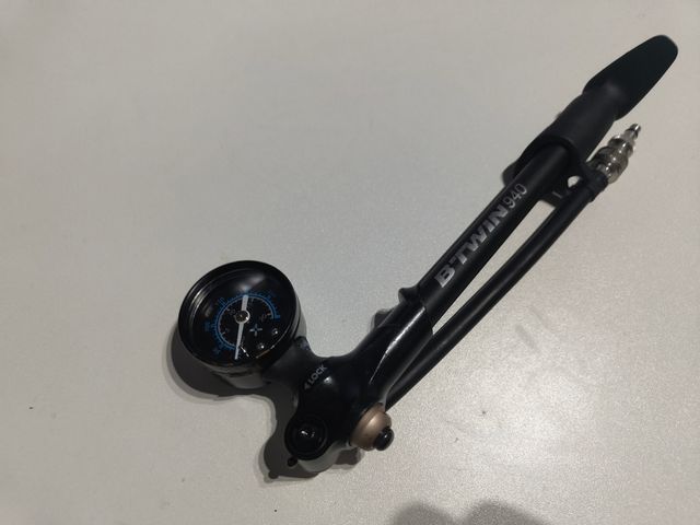 Bomba Horquilla Btwin 940