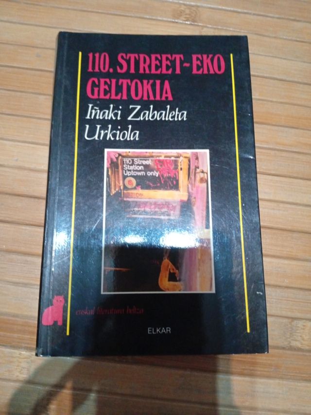 110. street-eko geltokia (Literatura beltza)