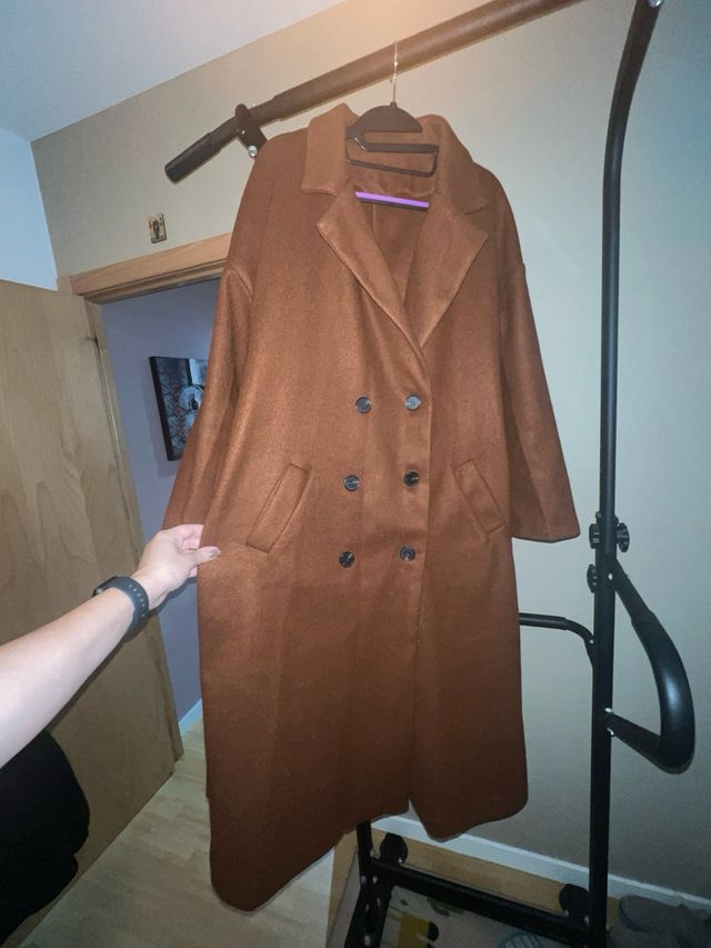 Abrigo marrón largo
