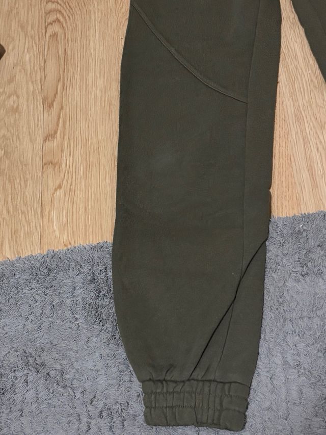 Pantalón de chándal verde militar