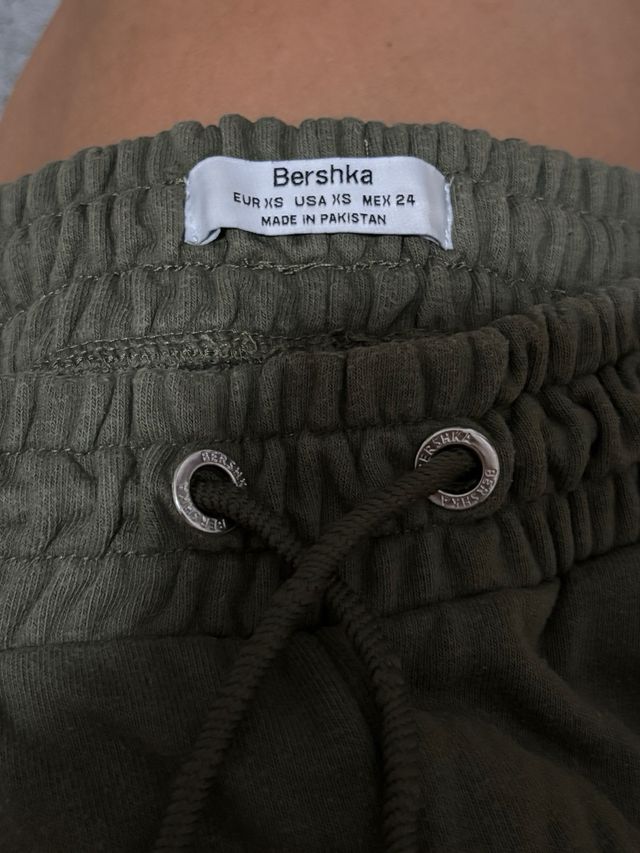 Pantalón de chándal verde militar