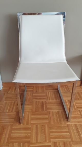 Mesa y 4 Sillas Comedor