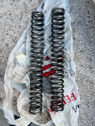 Suspensión Triumph 675R