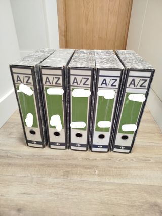 8 Archivadores A-Z con caja