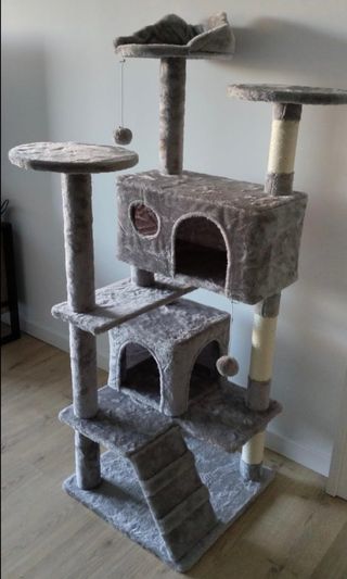 Árbol rascador grande para gatos