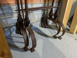 Estantería de forja y madera