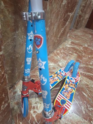 Patinete Patrulla Canina 15 euros cada uno.