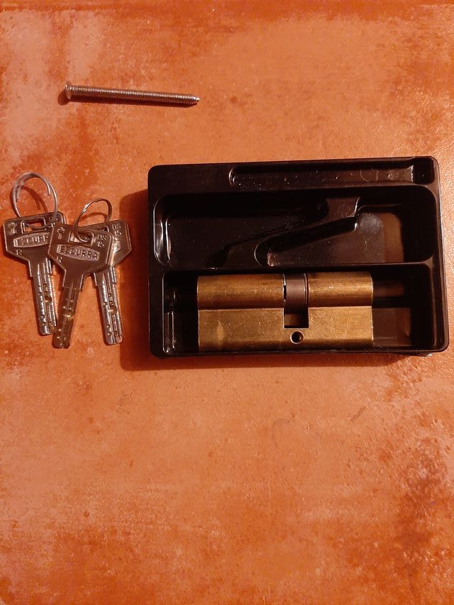 Bombín de seguridad  EZCURRA