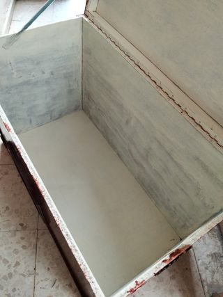 Baúl de madera antiguo