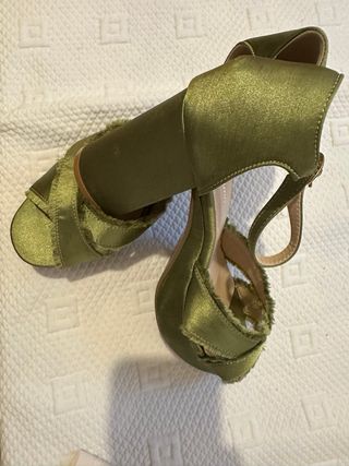 Zapatos de tacón verde
