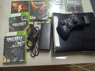 Xbox 360 + 9 juegos y 1 mando