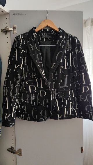 Casaco Blazer Cinoche Preto Letras