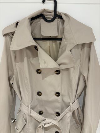 Gabardina beige claro