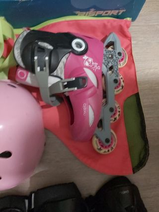 Patines, protecciones, bolsa y casco