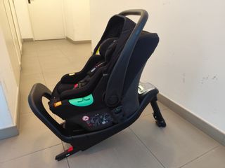 MaxiCosi Chicco con  base Isofix