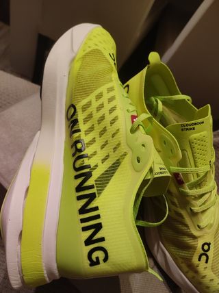 Zapatillas On cloudbom strike ,acepto cambio fc 26