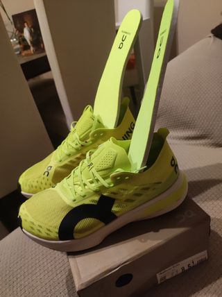 Zapatillas On cloudbom strike ,acepto cambio fc 26