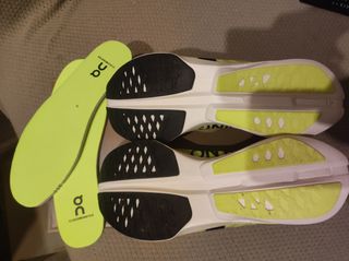 Zapatillas On cloudbom strike ,acepto cambio fc 26