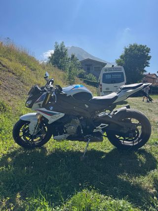 BMW S1000R