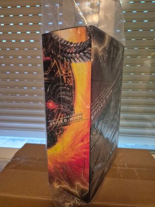 Caja Hot Toys Spider-Man Friendly Neighborhood
