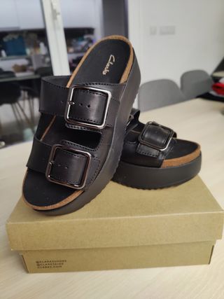 Sandalias Clarks Negras Plataforma Hebillas