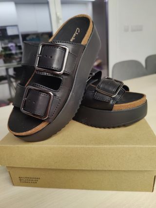 Sandalias Clarks Negras Plataforma Hebillas