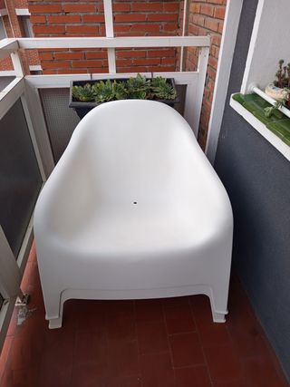 Sillas de exterior de plástico blanco